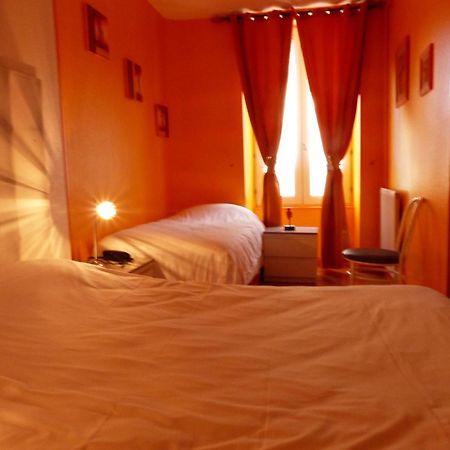 Logis Hotel Au Croissant Buzançais Habitación foto
