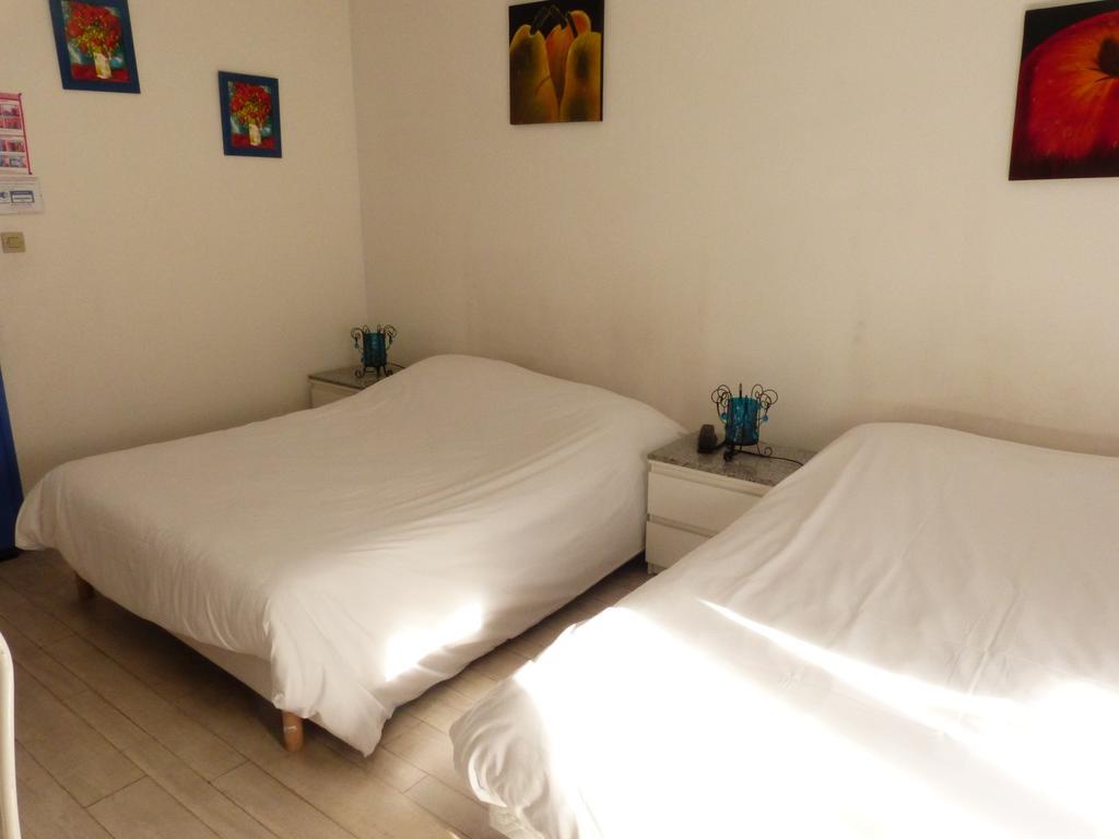 Logis Hotel Au Croissant Buzançais Habitación foto